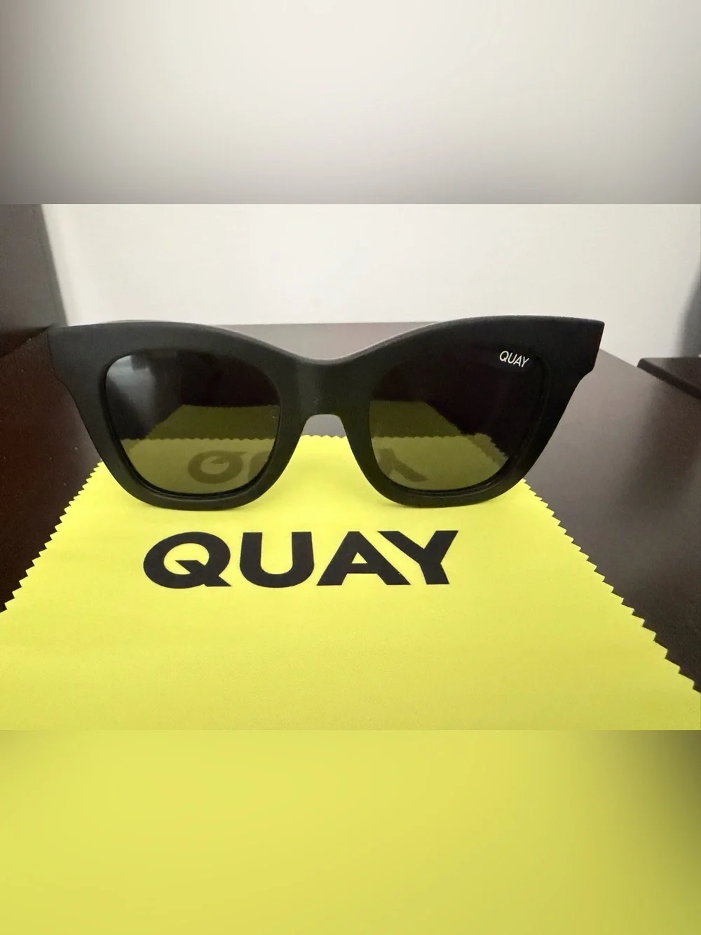 Quay Australia After Hours Polarized Sunglasses Sunnies in Matte Black VGUC